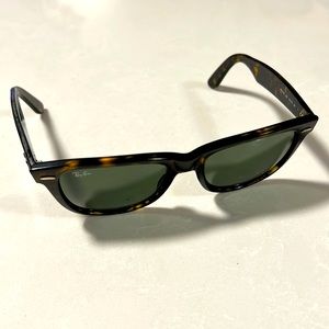 Ray Ban Original Wayfarer Classic sunglasses